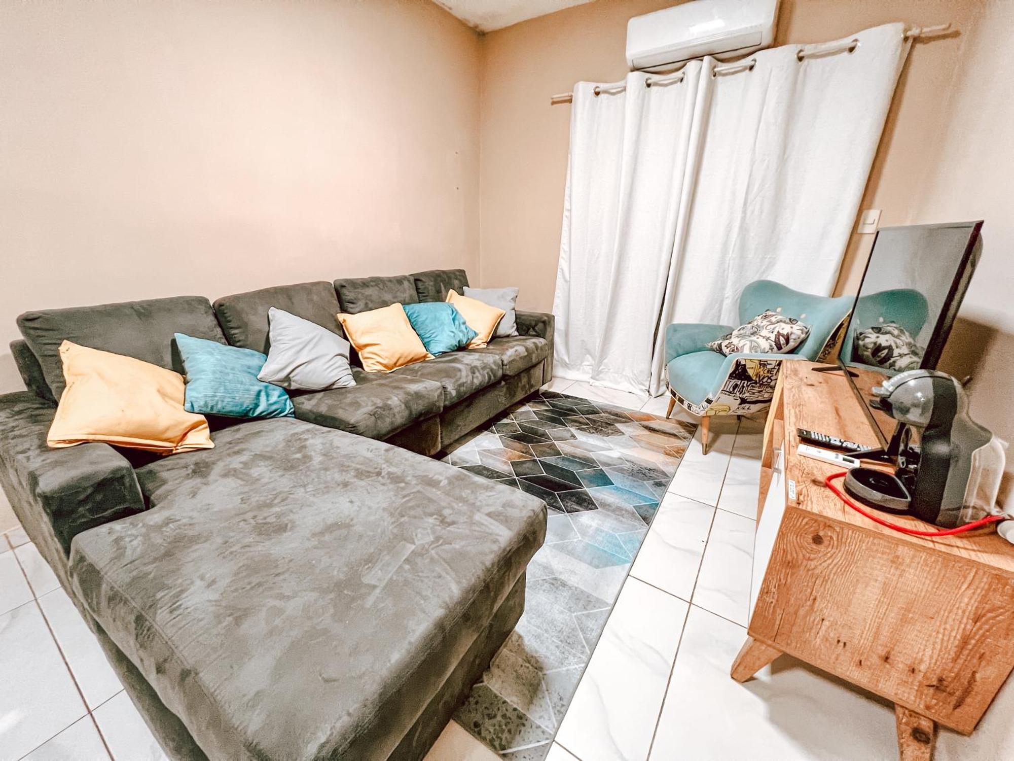 Amplio Loft En Zona Residencial De Asuncionアパートメント エクステリア 写真